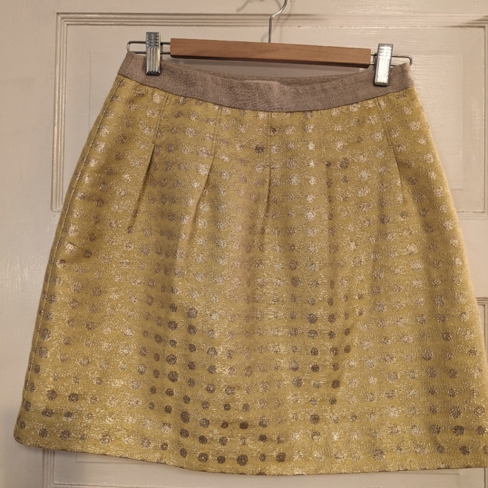 Loft yellow shimmer polka dot pleated skirt  Size 0